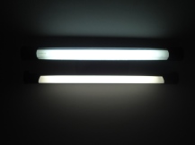 Luminária Para Duas Lâmpadas Fluorescentes de 20 W. Consertada e Acesa.
